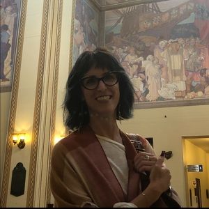 Meet your Posher, Laura